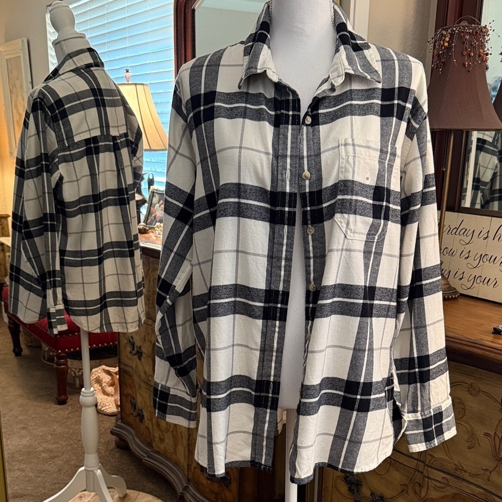 American Eagle Outfitters Flannel Checkered Button Down Shirt - Picture 1 of 12